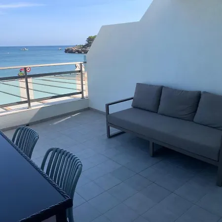 Excelsior Beachfront * カルプ